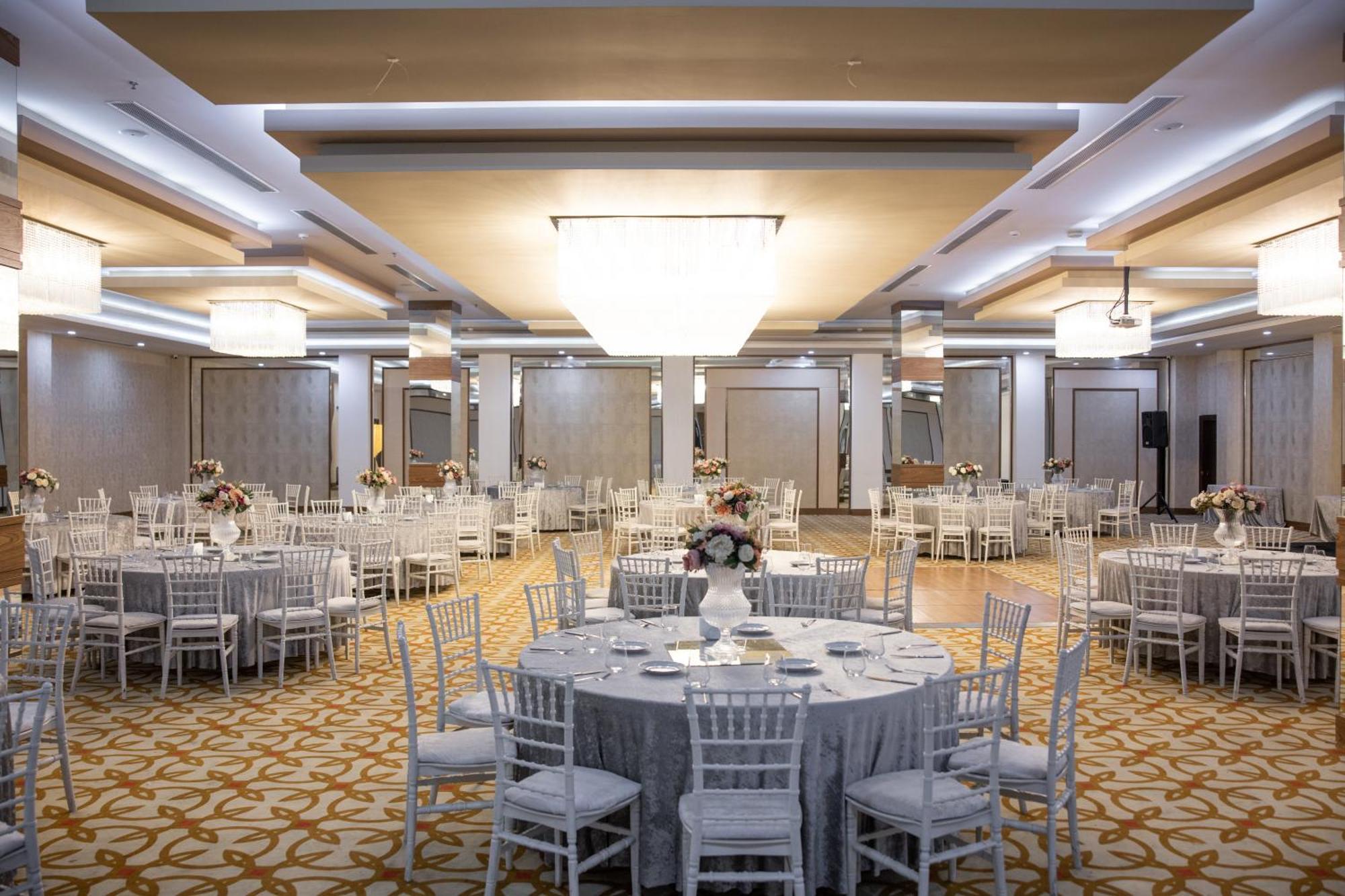 Anemon Grand Adana Otel Zewnętrze zdjęcie