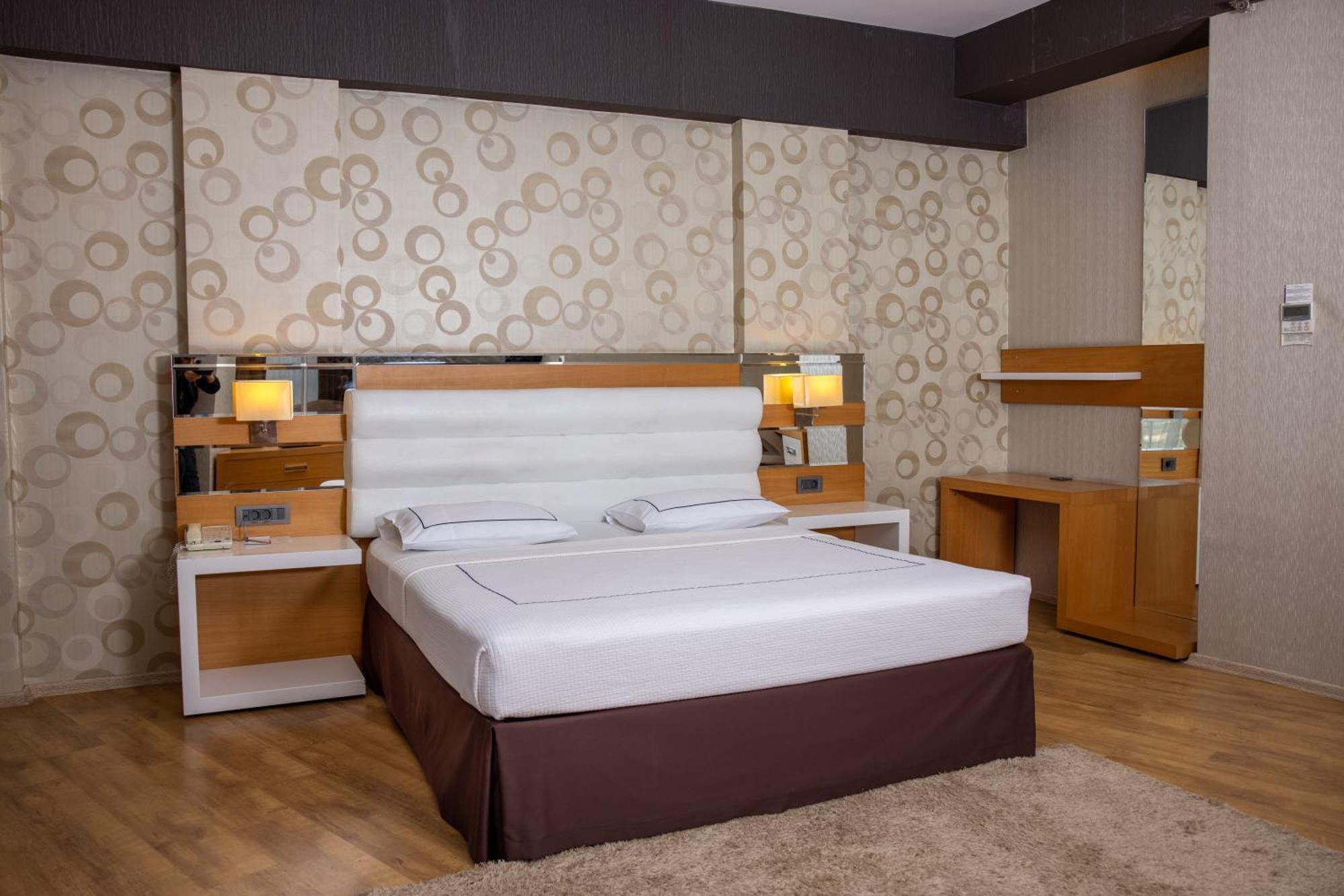 Anemon Grand Adana Otel Zewnętrze zdjęcie